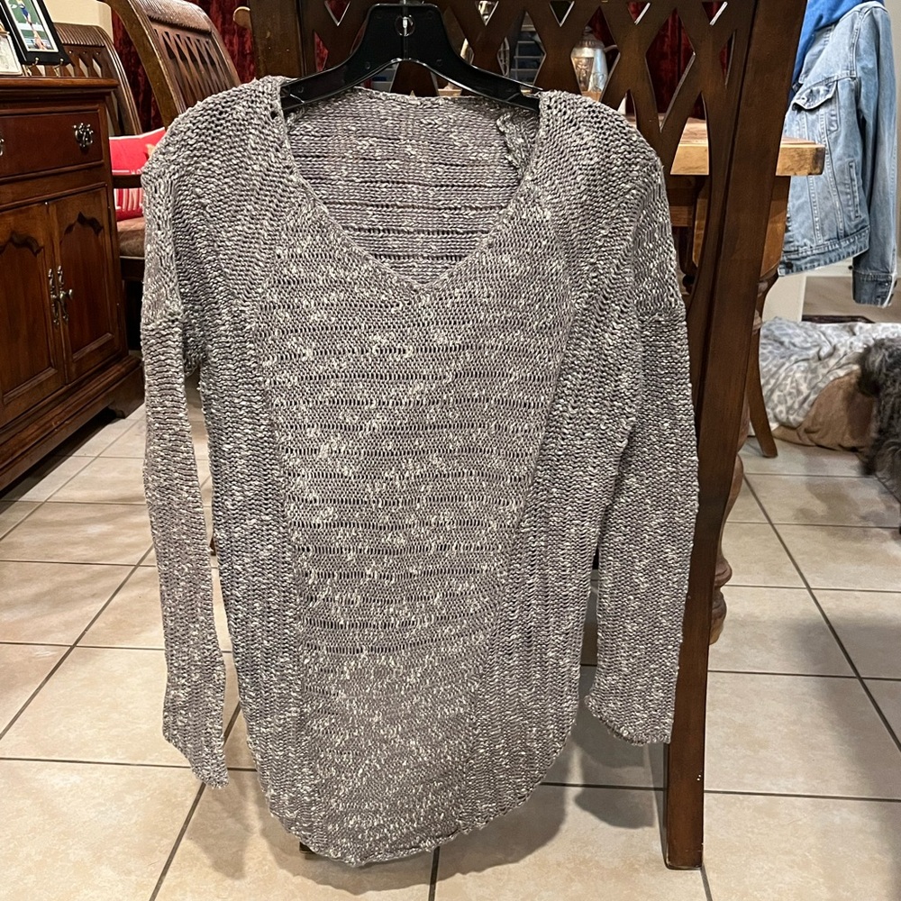 Vince Gray V-Neck Sweater with Textured Knit